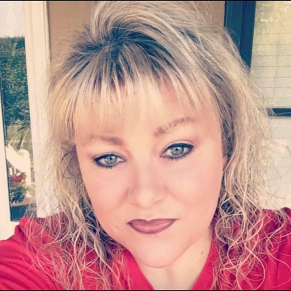 Meet your Posher, Jodie - Picture 1 of 1